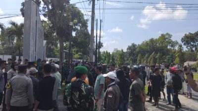 Warga Geruduk DPRD Bangka Barat, Pertanyakan Aktivitas Tambang Timah di Lahan Sawit PT GSBL