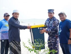 PT Timah Dukung Pengelolaan Pantai Batu Tunggal, Sumbang Peralatan Kebersihan untuk Pokdarwis Rambak