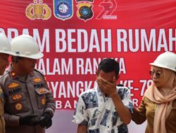 Tangis Haru Warga Mentok, Rumah Hampir Roboh Disulap Jadi Layak Huni oleh Polres Bangka Barat