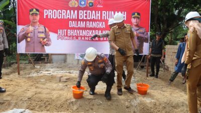 Kado Manis di HUT Bhayangkara, Dua Warga Mentok Kini Punya Rumah Layak Huni