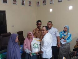 Pemerintah Kota Pangkalpinang Salurkan Bantuan Beras 20 Kg untuk 138 Keluarga Penerima Manfaat Kelurahan Asam