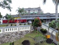 Bukit Menumbing: Menyusuri Jejak Bung Karno dan Lukisan Alam dari Ketinggian Mentok