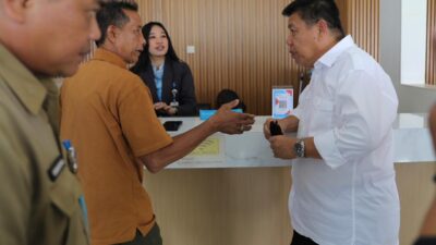 Warga Belitung Kaget! Tiba-tiba Gubernur Babel Ada di Antrean Samsat